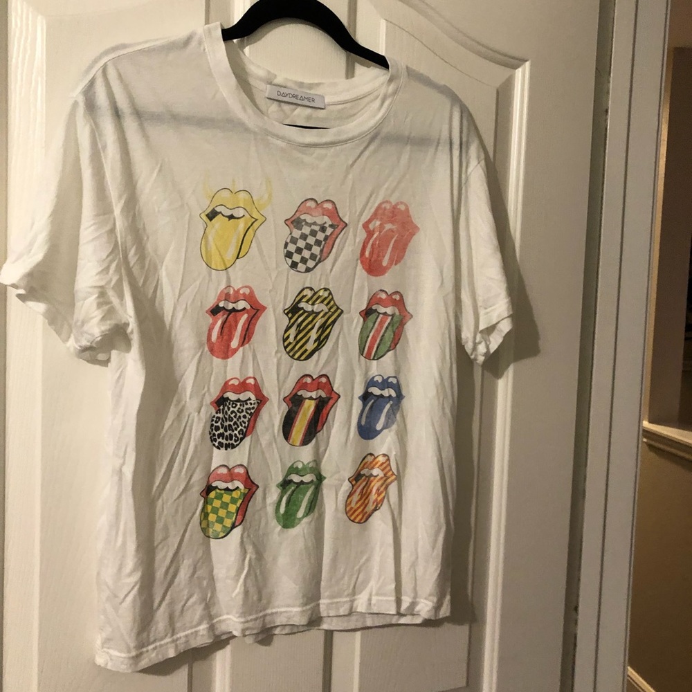 Revolve, Rolling Stones tee